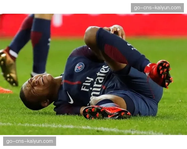 法甲:姆巴佩伤退,巴黎圣日耳曼半场0-1落后摩纳哥